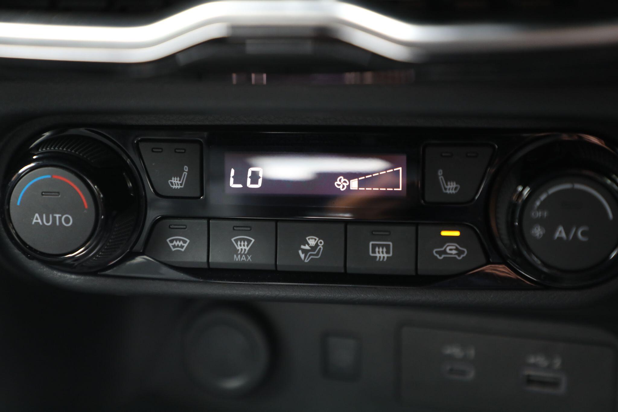 Large vehicle image